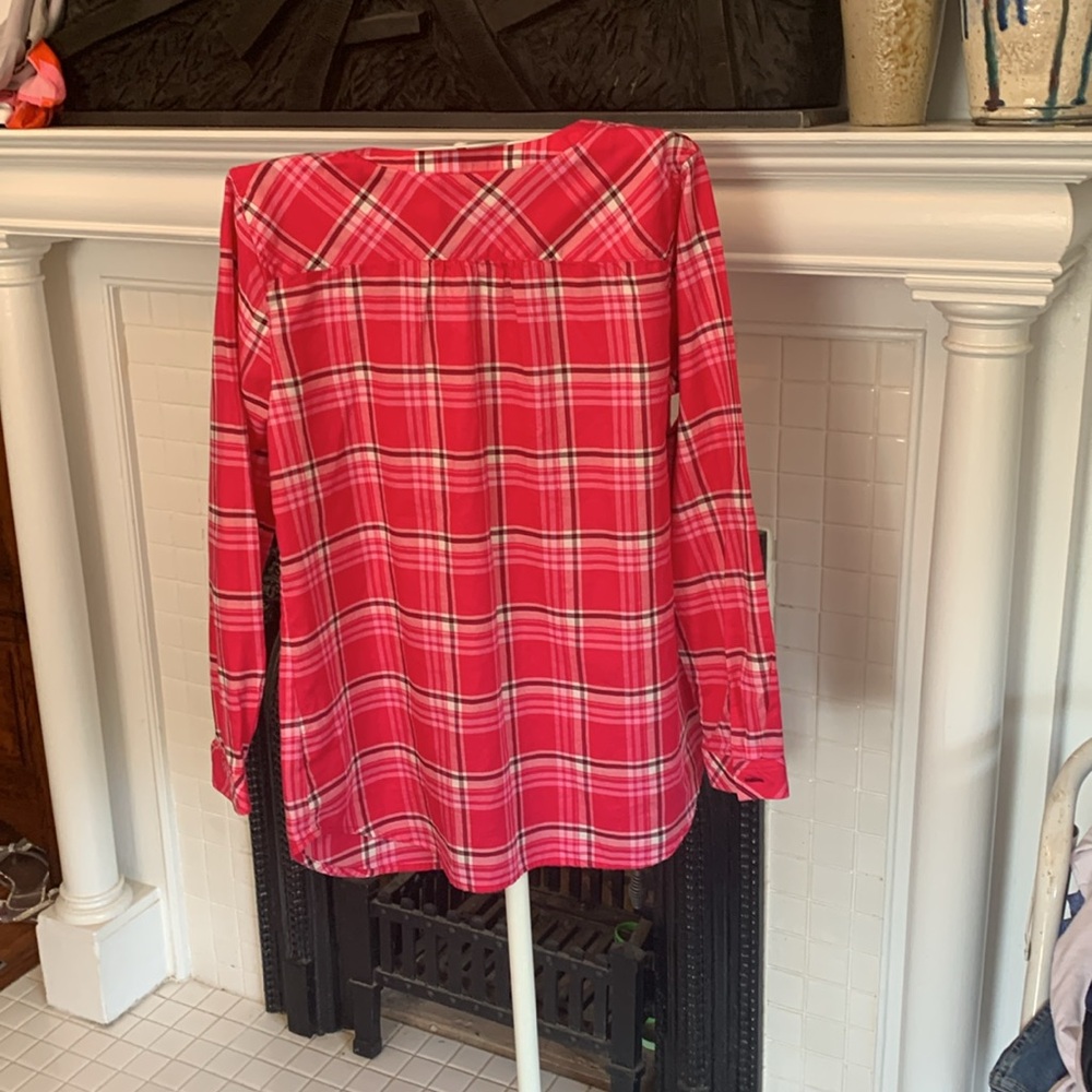 Talbots split v button down. Worn maybe 3x - Picture 5 of 5